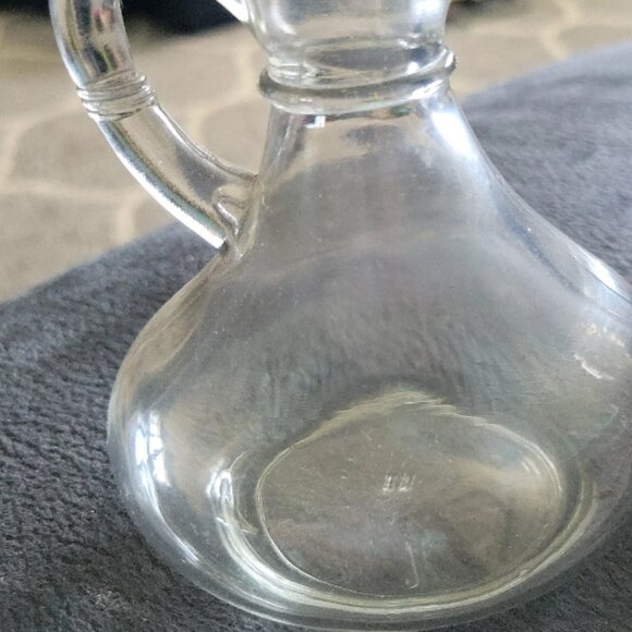 Small glass pitcher - Picture 2 of 4